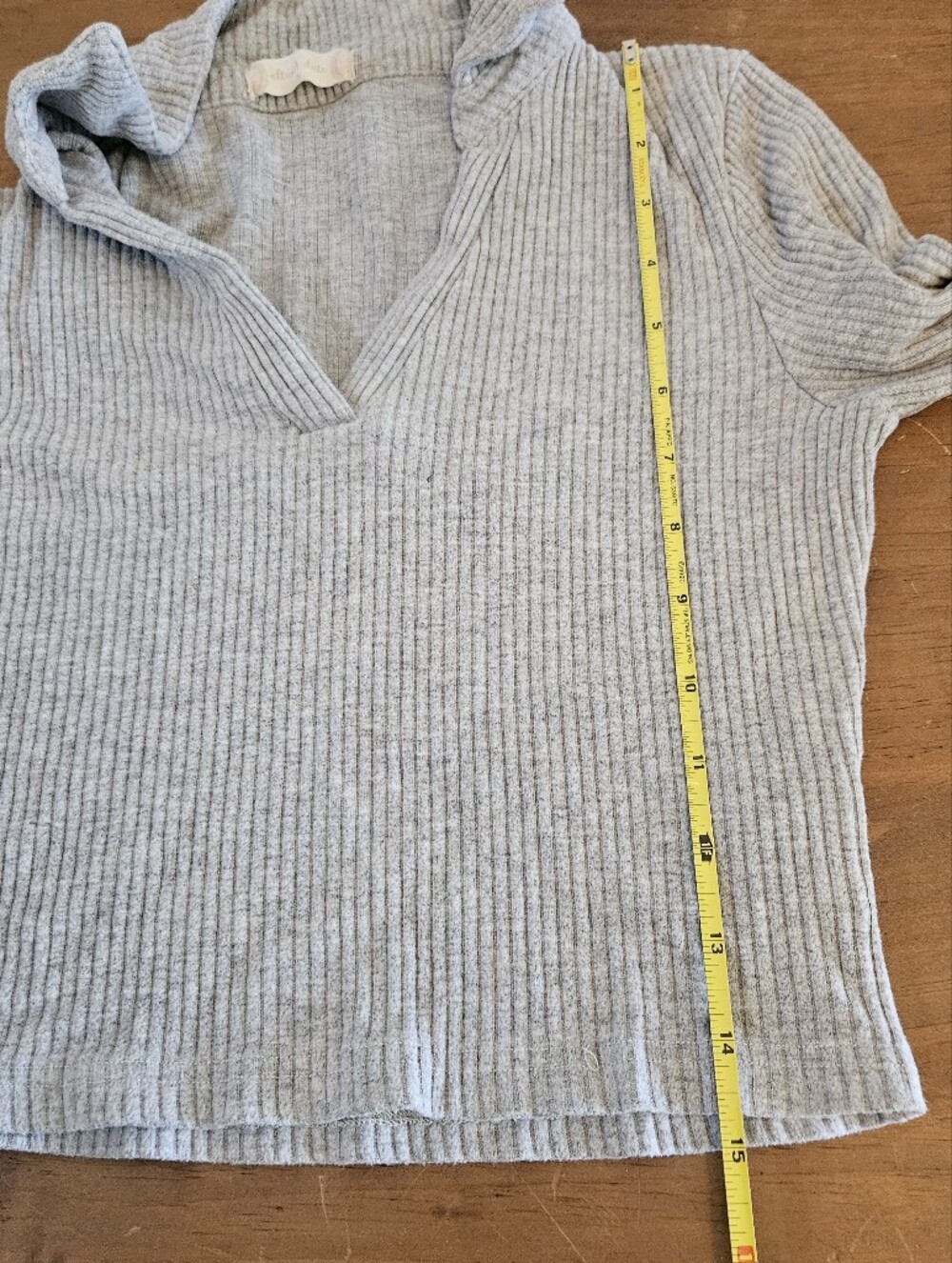 Altar'd State Long Sleeve Cropped Ribbed Vneck Polo Gray Size Small - Picture 7 of 7